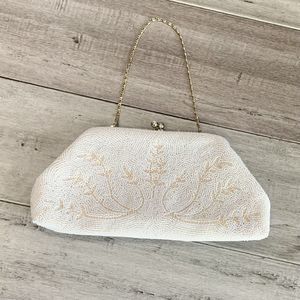 Vtg La Regale Beaded Purse Made W/ Italian Beads in Japan Floral Ivory Kiss Lock